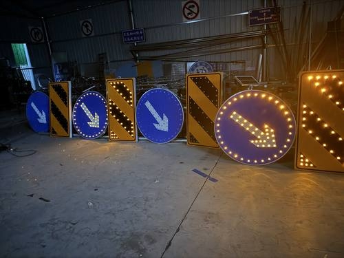 武汉武汉河南太阳能自发光交通路标牌厂家